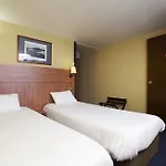 Kyriad Angers Sud Ponts-de-ce Hotel 3*