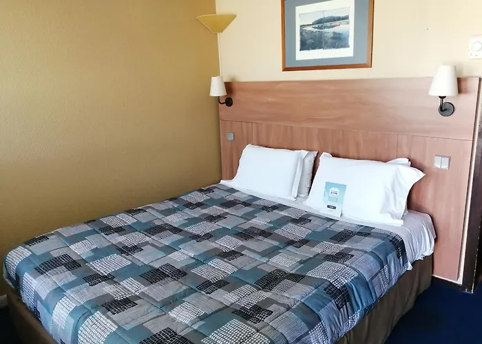 Kyriad Angers Sud Ponts-de-ce Hotel 3*