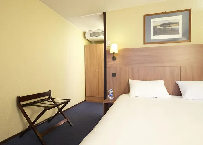 Hotel Kyriad Angers Sud Ponts-de-ce 3*